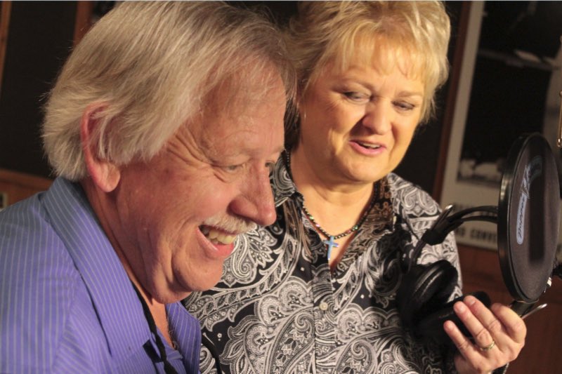 Lorraine Jordan and John Conlee in the studio during sessions for ‘Common Man,’ for the album Country Grass